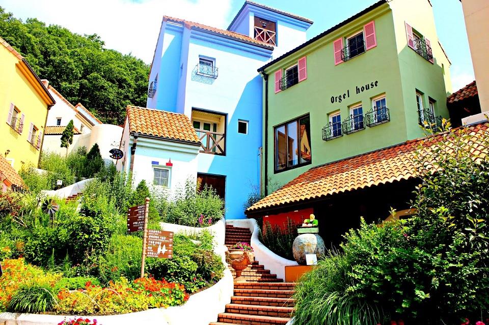 LÀNG PHÁP PETITE FRANCE ĐẸP NHƯ CỔ TÍCH Ở HÀN QUỐC